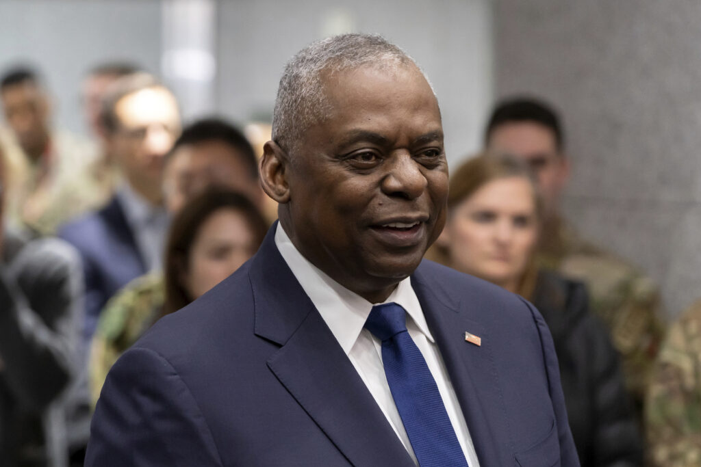 US Secretary of Defense attends maneuvers with Japan and Australia and praises military capacity