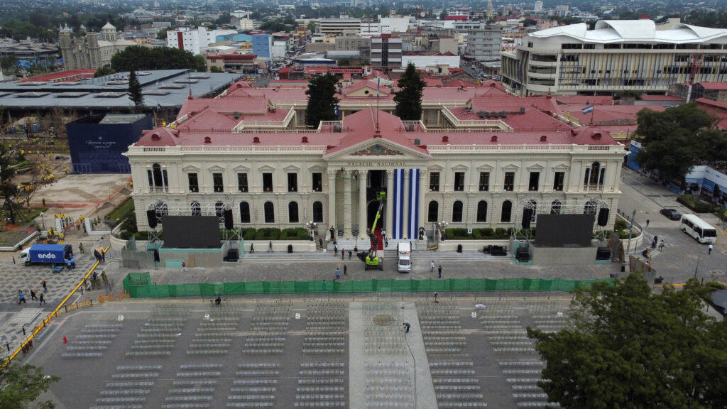 US agency will finance one billion dollars to buy back El Salvador's sovereign debt