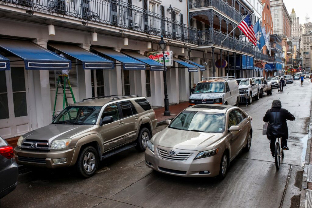 US law enforcement fears new car attacks on crowds