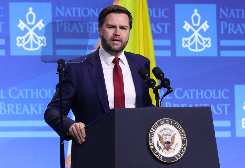 Vance: Zelenskyy must say that he is committed to peace and apologize to Trump