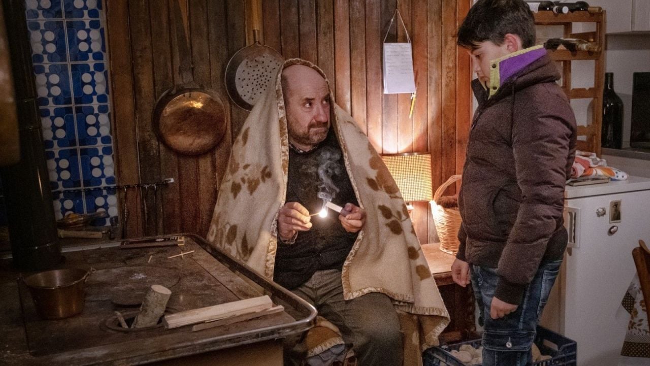 The teacher Michele (Antonio Albanese), who comes from Rome, imagined life in the snowy mountains to be much easier.