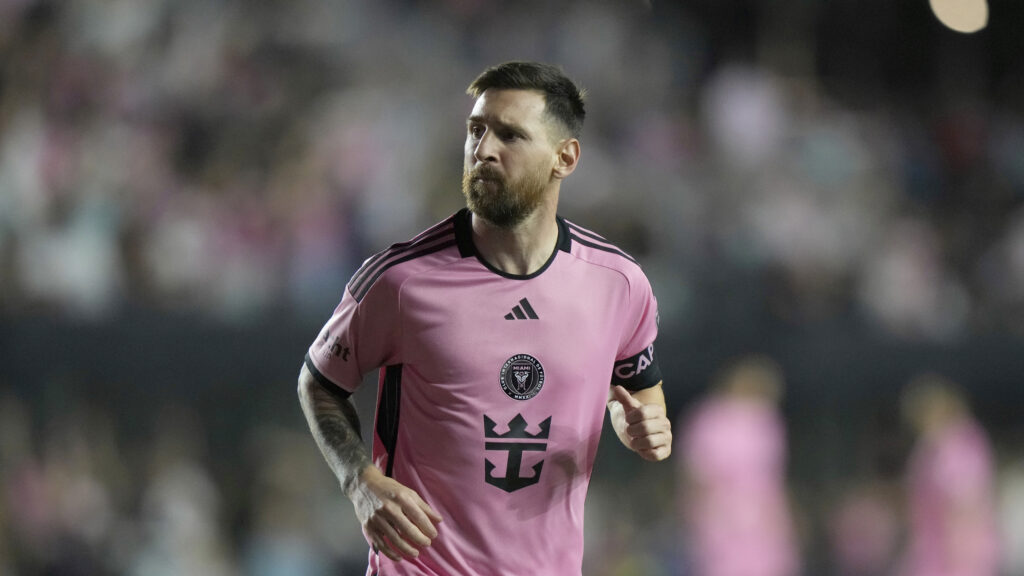 Why didn't Leo Messi go to the White House to present the Presidential Medal of Freedom?