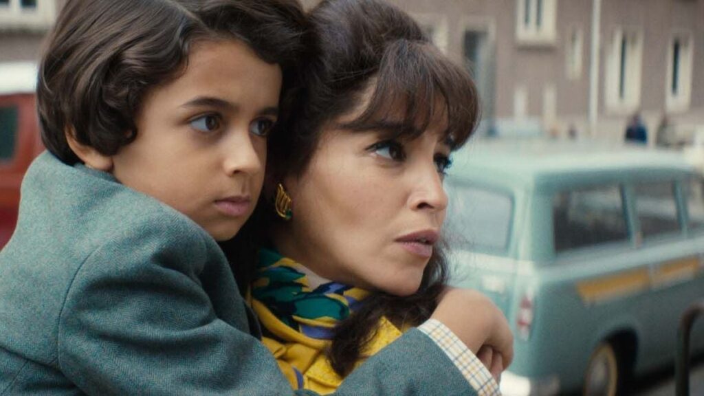 With love and songs


 movie review