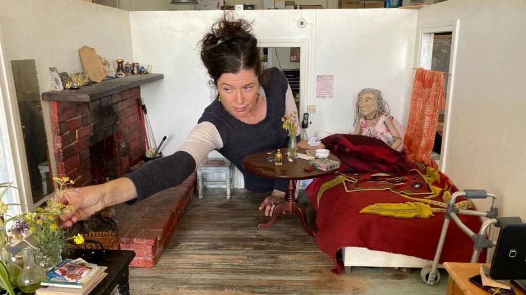 Yo - Love Is A Rebellious Bird


 movie review