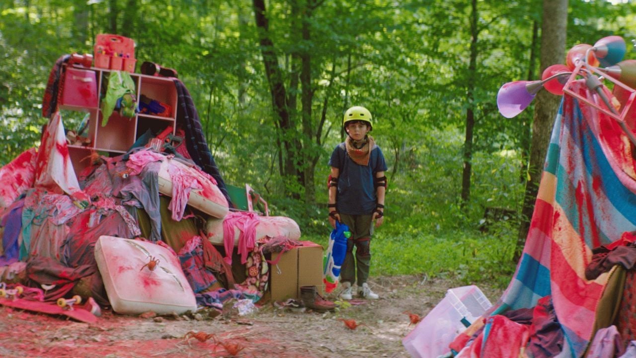 Not only the sets, the whole film feels like a box with colorful creativity has been exploded.